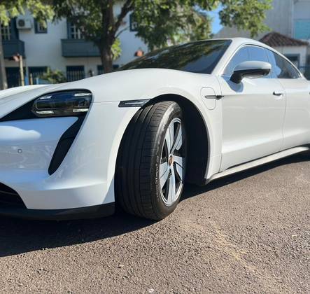 PORSCHE TAYCAN 4S ELÉTRICO em Porto Alegre, RS