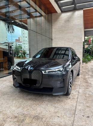 BMW iX ELÉTRICO XDRIVE40 em Joinville, SC