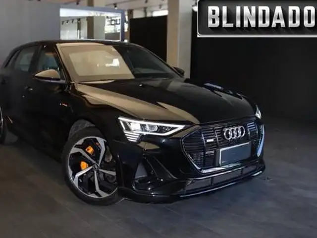 AUDI E-TRON ELÉTRICO PERFORMANCE BLACK QUATTRO em São Paulo, SP