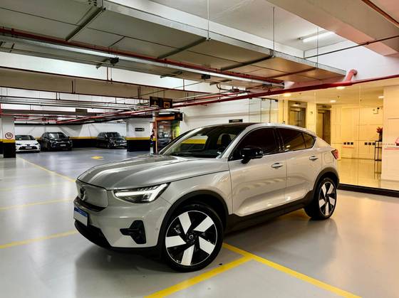 VOLVO C40 P8 RECHARGE TWIN ELECTRIC ULTIMATE AWD em São Paulo, SP