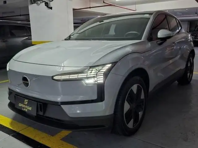 VOLVO EX30 51 KW ELÉTRICO CORE em Belo Horizonte, MG