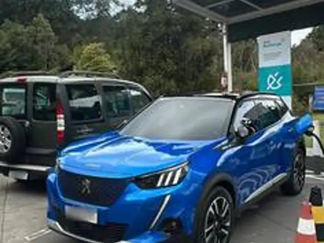 PEUGEOT 2008 50 KW ELÉTRICO E-GT em Campos do Jordão, SP