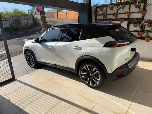 PEUGEOT 2008 50 KW ELÉTRICO E-GT em Campinas, SP