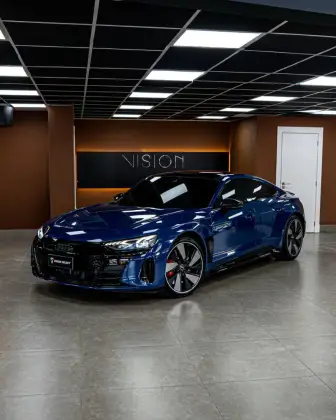 AUDI RS E-TRON GT ELÉTRICO QUATTRO em Balneário Camboriú, SC