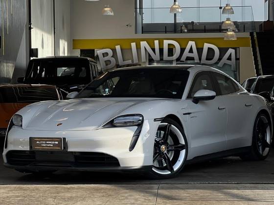 PORSCHE TAYCAN 4S ELÉTRICO em Cotia, SP