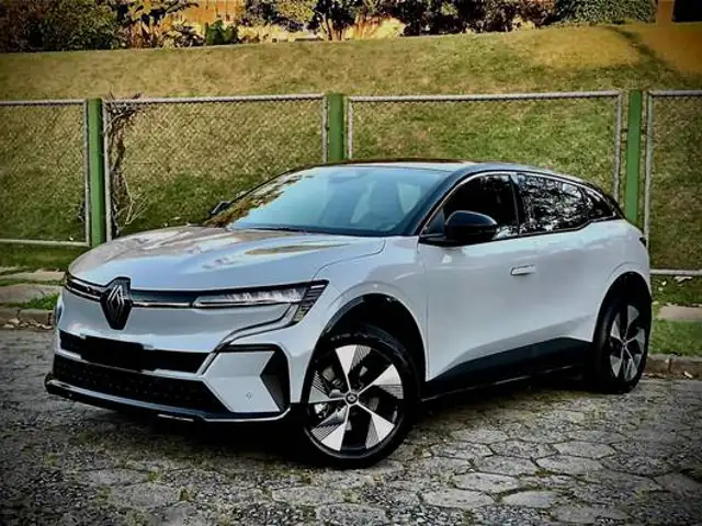 RENAULT MEGANE 60 KW ELÉTRICO E-TECH EV60 em Florianópolis, SC
