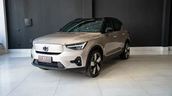 VOLVO XC40 P8 RECHARGE TWIN ELECTRIC ULTIMATE AWD em Goiânia, GO