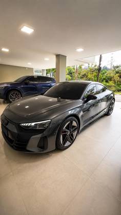AUDI RS E-TRON GT ELÉTRICO QUATTRO em Arujá, SP