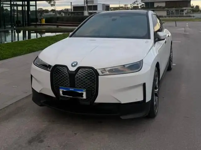 BMW iX ELÉTRICO XDRIVE40 em Palhoça, SC