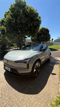 VOLVO EX30 69 KW ELÉTRICO ULTRA em Araraquara, SP