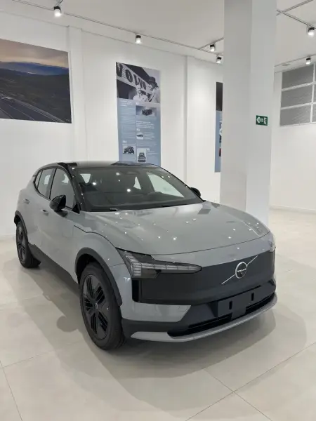 VOLVO EX30 51 KW ELÉTRICO PLUS em Recife, PE