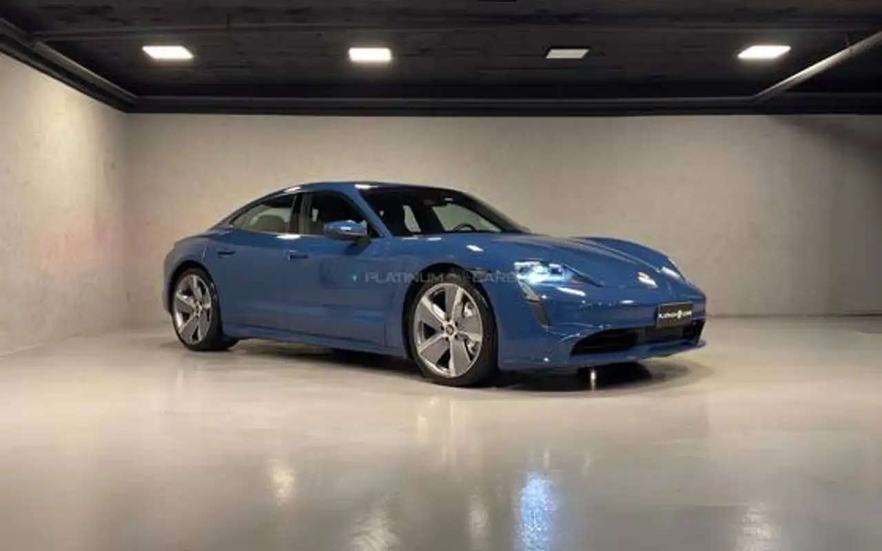 PORSCHE TAYCAN ELÉTRICO — foto 1 de 17