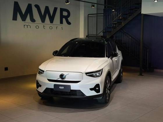 VOLVO XC40 P6 RECHARGE ELECTRIC PLUS em Curitiba, PR