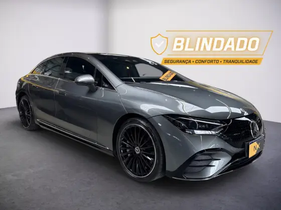 MERCEDES-BENZ EQE 300 89 KW ELÉTRICO AMG LINE em São Paulo, SP