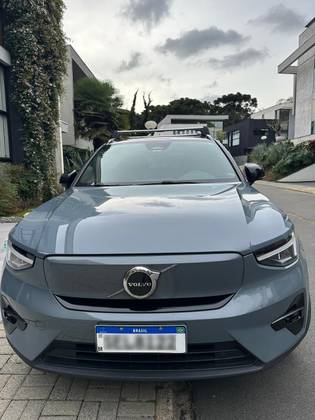 VOLVO XC40 P6 RECHARGE ELECTRIC PLUS em Curitiba, PR