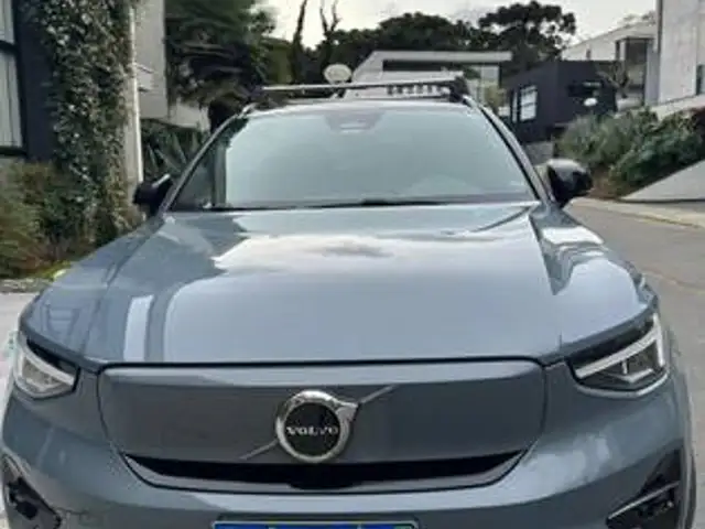 VOLVO XC40 P6 RECHARGE ELECTRIC PLUS em Curitiba, PR