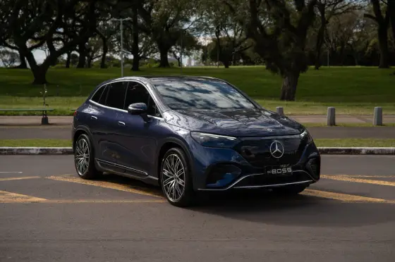 MERCEDES-BENZ EQE 300 SUV 89 KW ELÉTRICO em Porto Alegre, RS