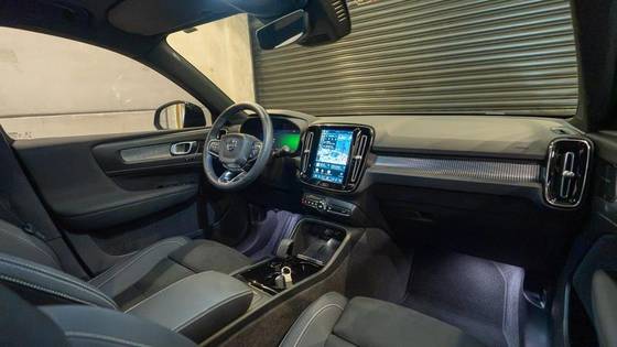 VOLVO XC40 P8 RECHARGE ELECTRIC BEV PURE AWD em Jaraguá do Sul, SC