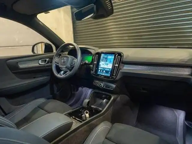 VOLVO XC40 P8 RECHARGE ELECTRIC BEV PURE AWD em Jaraguá do Sul, SC