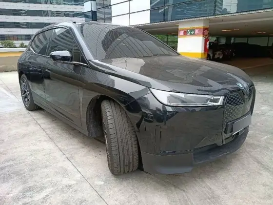 BMW iX ELÉTRICO XDRIVE40 em Maringá, PR