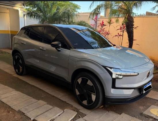 VOLVO EX30 69 KW ELÉTRICO ULTRA em Taubaté, SP