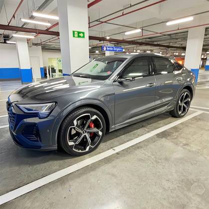 AUDI Q8 E-TRON 55 ELÉTRICO SPORTBACK PERFORMANCE BLACK QUATTRO em Curitiba, PR