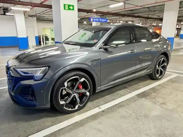 AUDI Q8 E-TRON 55 ELÉTRICO SPORTBACK PERFORMANCE BLACK QUATTRO em Curitiba, PR
