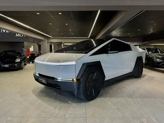 TESLA CYBERTRUCK 122,4 KW ELÉTRICO AWD em Belo Horizonte, MG