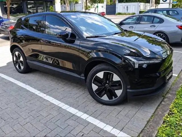VOLVO EX30 51 KW ELÉTRICO CORE em São Paulo, SP