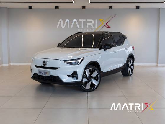 VOLVO XC40 P6 RECHARGE ELECTRIC PLUS em São José, SC