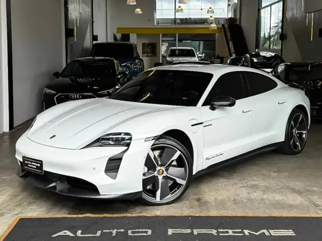 PORSCHE TAYCAN TURBO ELÉTRICO em Cotia, SP