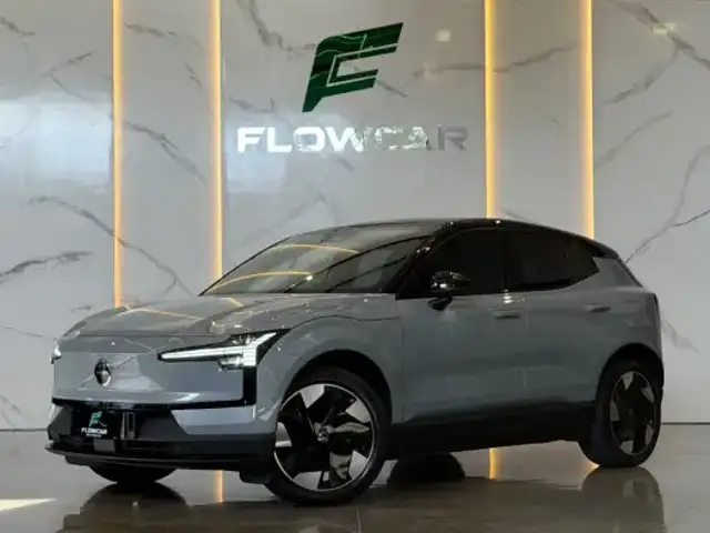 VOLVO EX30 69 KW ELÉTRICO PLUS em Garibaldi, RS