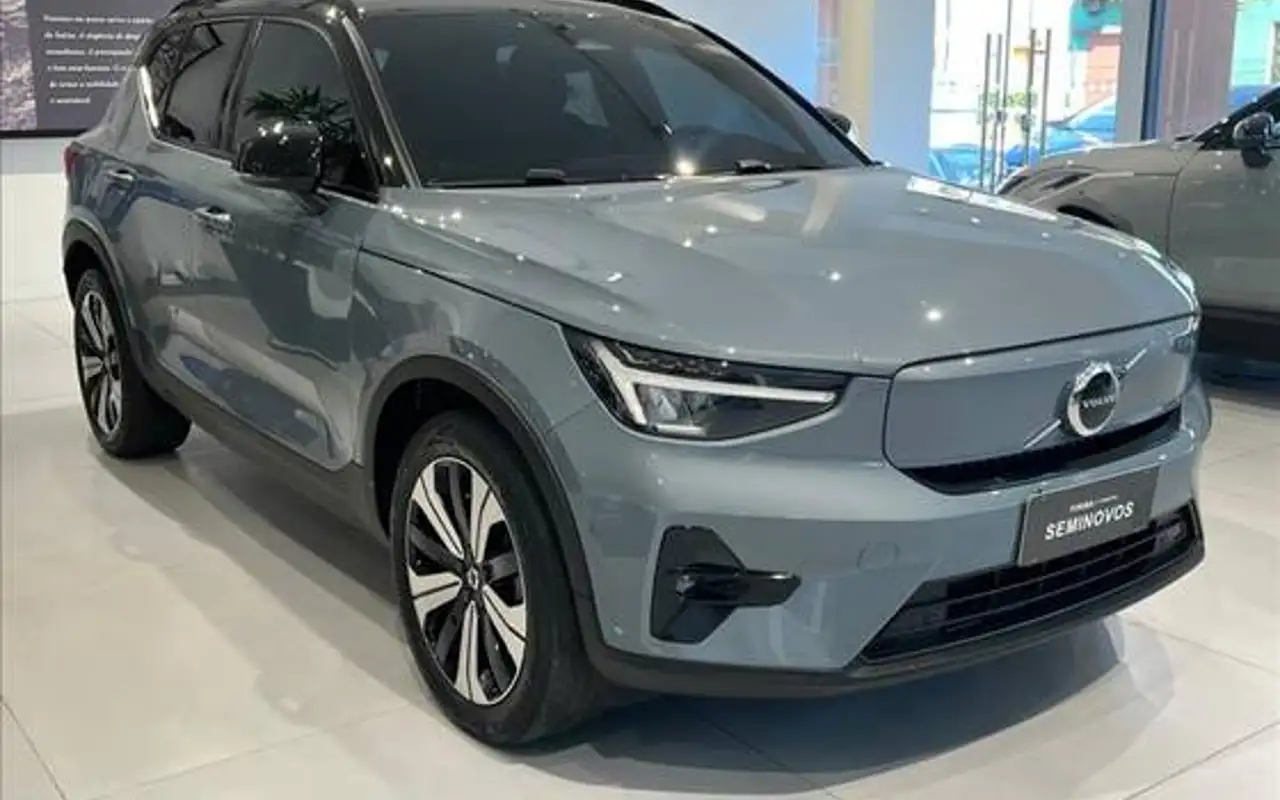 VOLVO XC40 P6 RECHARGE ELECTRIC PLUS — foto 1 de 19