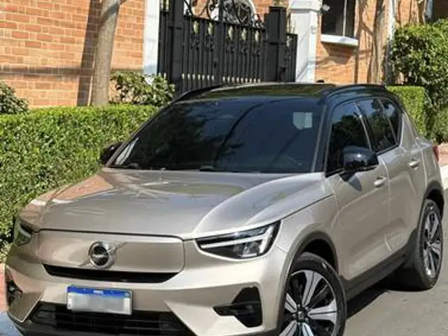 VOLVO XC40 P6 RECHARGE ELECTRIC PLUS em São Paulo, SP