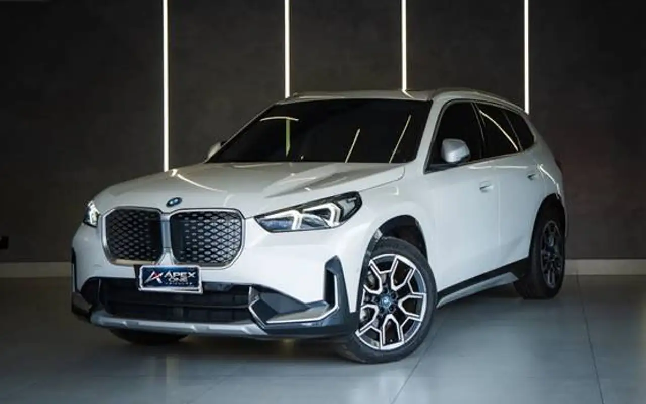 BMW iX1 ELÉTRICO eDRIVE20 X LINE — foto 1 de 16