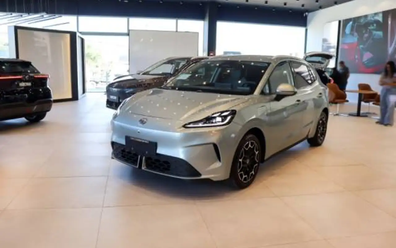 MG 4 URBAN 54 KW ELÉTRICO LUXURY — foto 1 de 13
