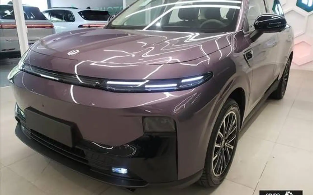 LEAPMOTOR B10 56,2 KW BEV — foto 1 de 20