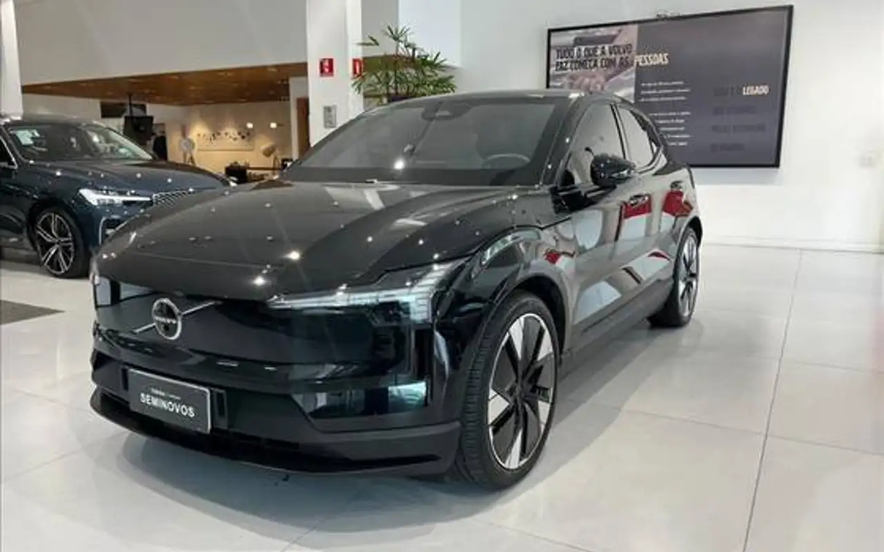 VOLVO EX30 69 KW ELÉTRICO ULTRA — foto 1 de 20