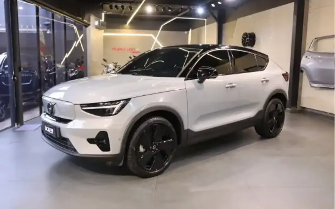 VOLVO EC40 P8 RECHARGE TWIN ELECTRIC ULTRA AWD — foto 1 de 19