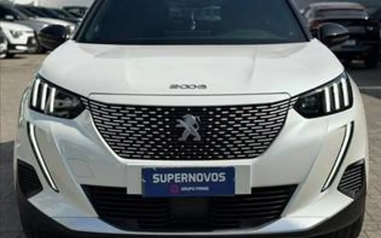 PEUGEOT 2008 50 KW ELÉTRICO E-GT — foto 1 de 10