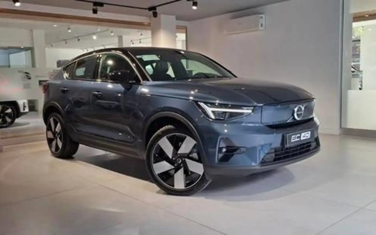 VOLVO EC40 P8 RECHARGE TWIN ELECTRIC ULTRA AWD — foto 1 de 4