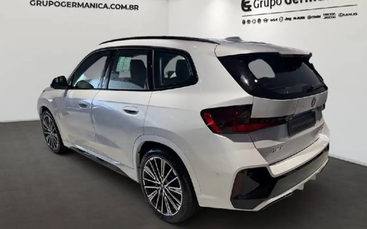 BMW iX1 ELÉTRICO XDRIVE30 M SPORT — foto 1 de 11