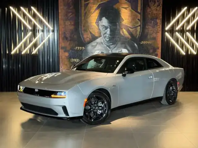 DODGE CHARGER 100,2 KW ELÉTRICO DAYTONA R/T AWD em Itapema, SC