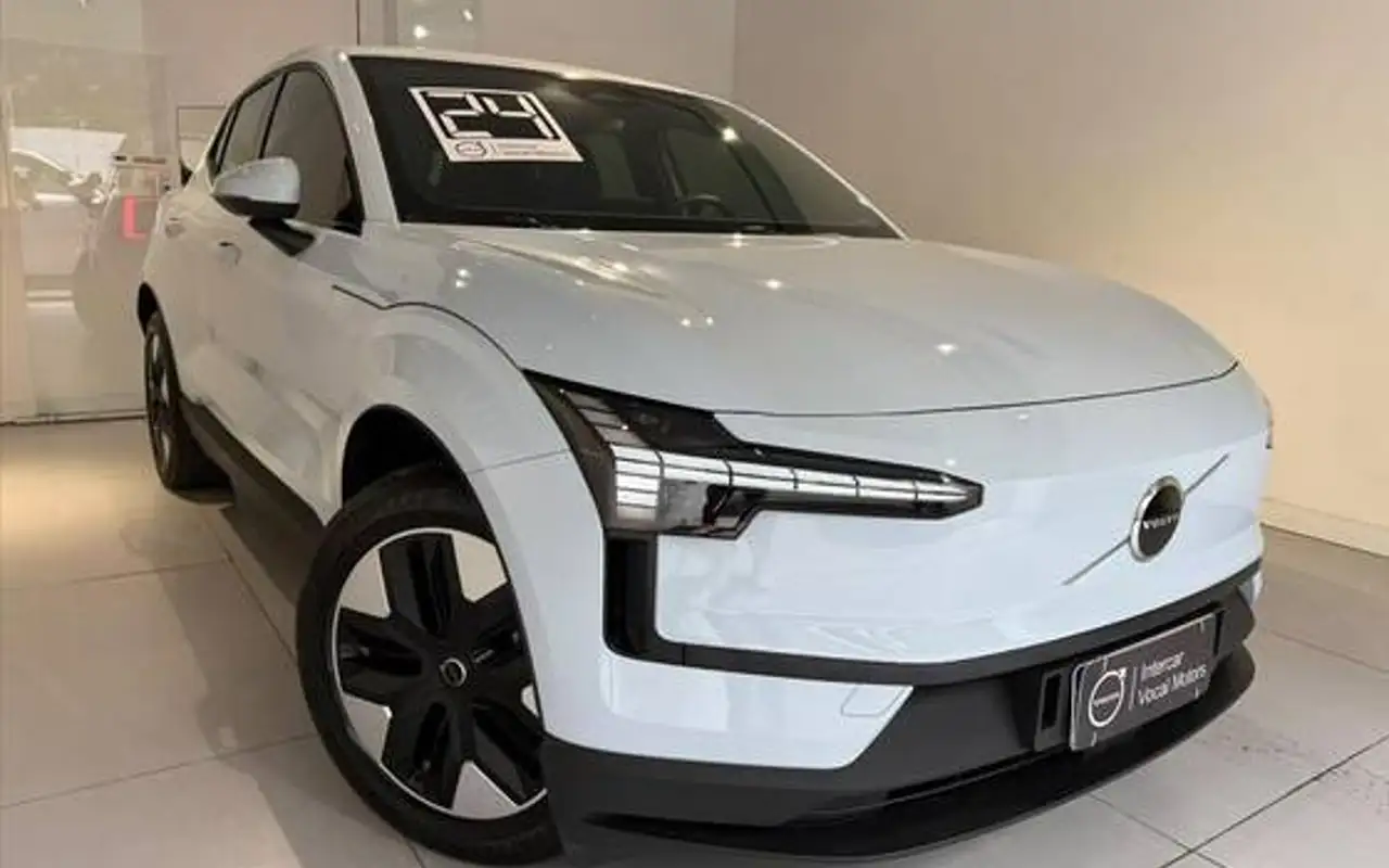 VOLVO EX30 69 KW ELÉTRICO CORE — foto 1 de 12
