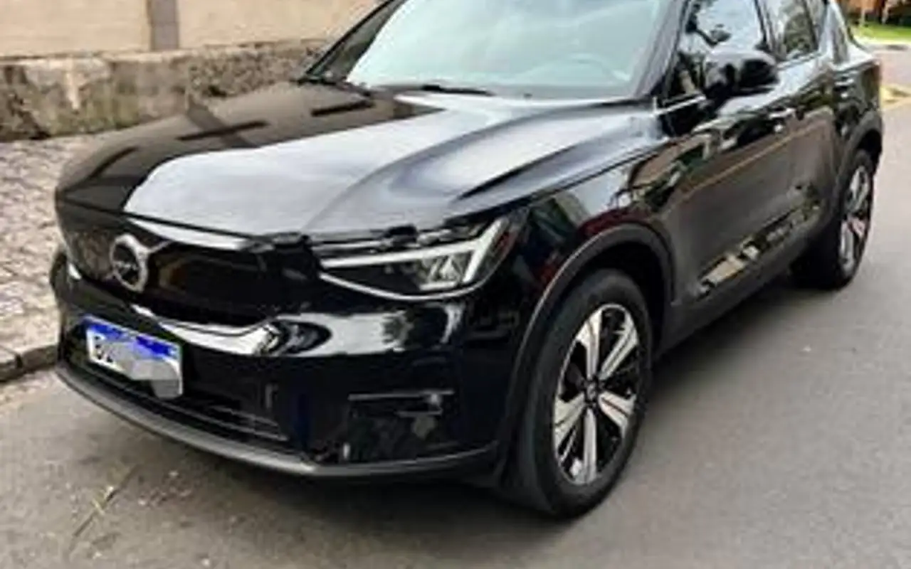 VOLVO XC40 P6 RECHARGE ELECTRIC PLUS — foto 1 de 8
