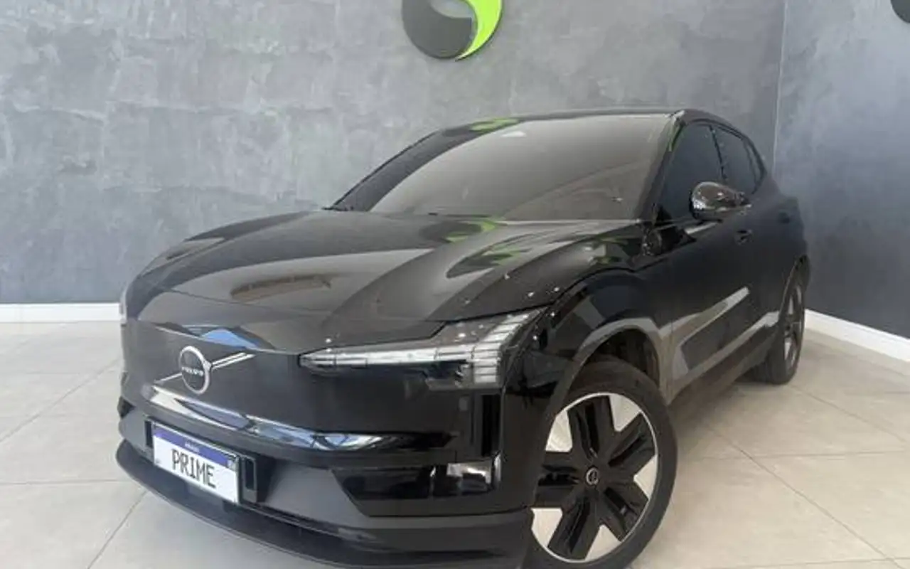 VOLVO EX30 69 KW ELÉTRICO CORE — foto 1 de 2