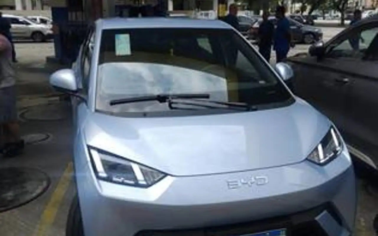 BYD DOLPHIN MINI 38 KW ELÉTRICO GL — foto 1 de 4