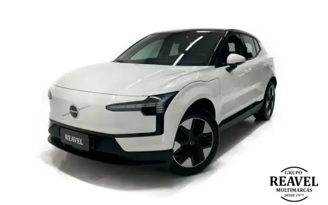 VOLVO EX30 51 KW ELÉTRICO CORE — foto 1 de 13
