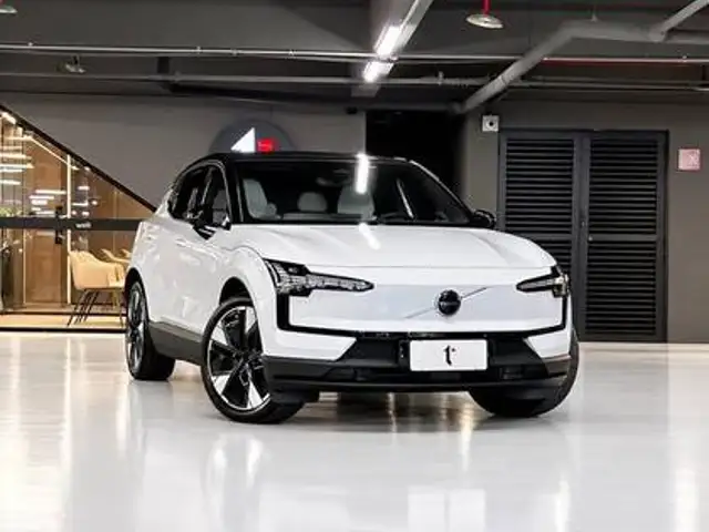 VOLVO EX30 69 KW ELÉTRICO ULTRA em Brasília, DF