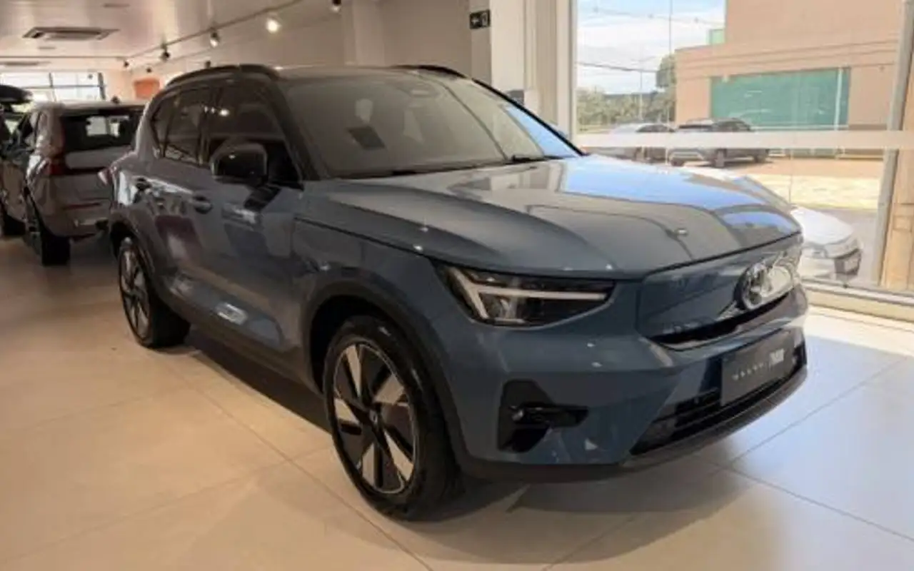 VOLVO XC40 P6 RECHARGE ELECTRIC PLUS — foto 1 de 13